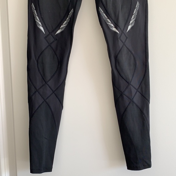 CW-X women’s compression pants - Picture 2 of 7